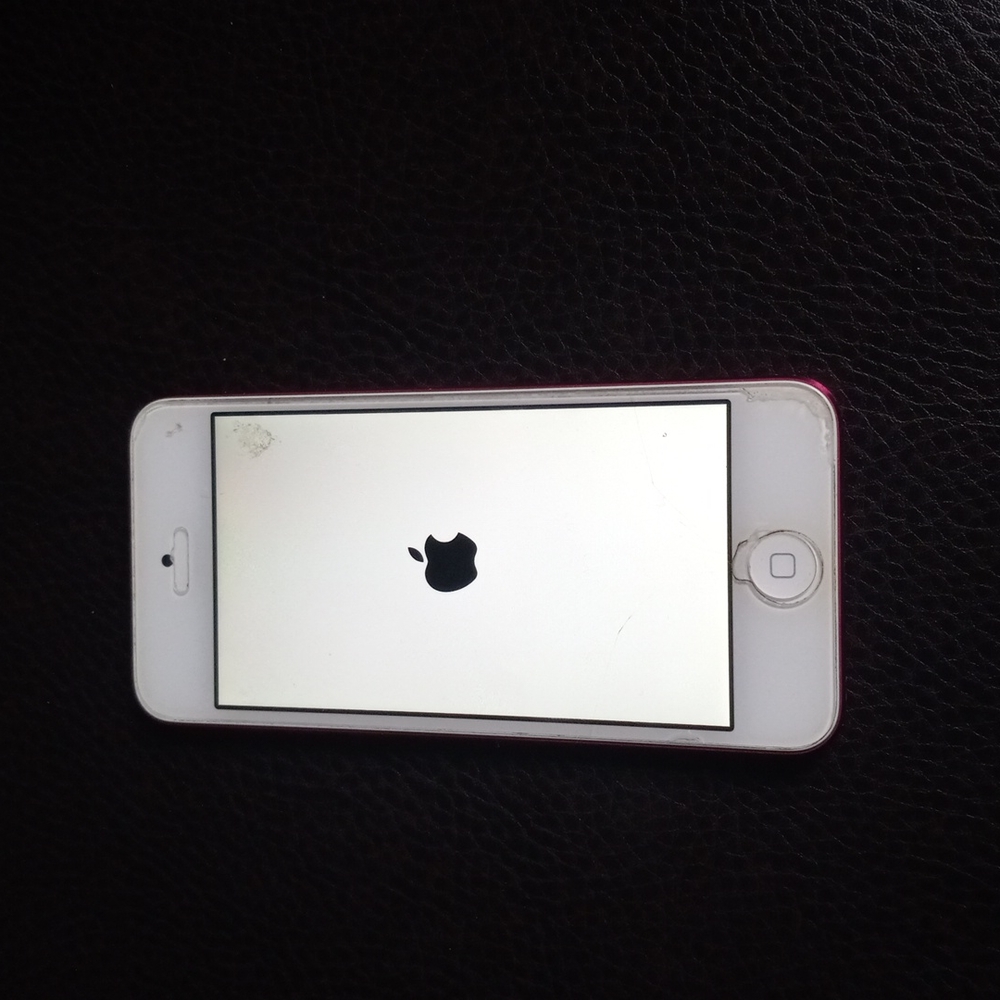 IPOD touch 6th generation IN PINK BY APPLE
